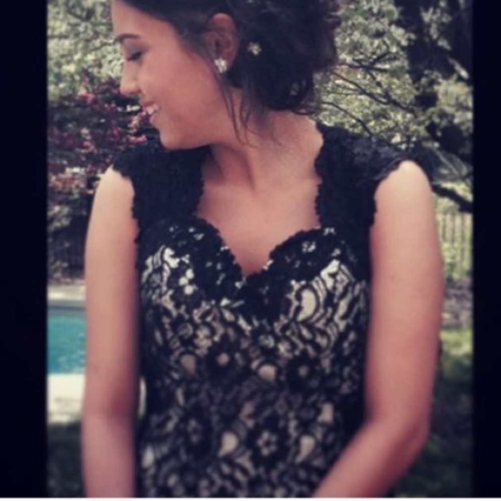 Prom dress or formal dress - Picture 3 of 4